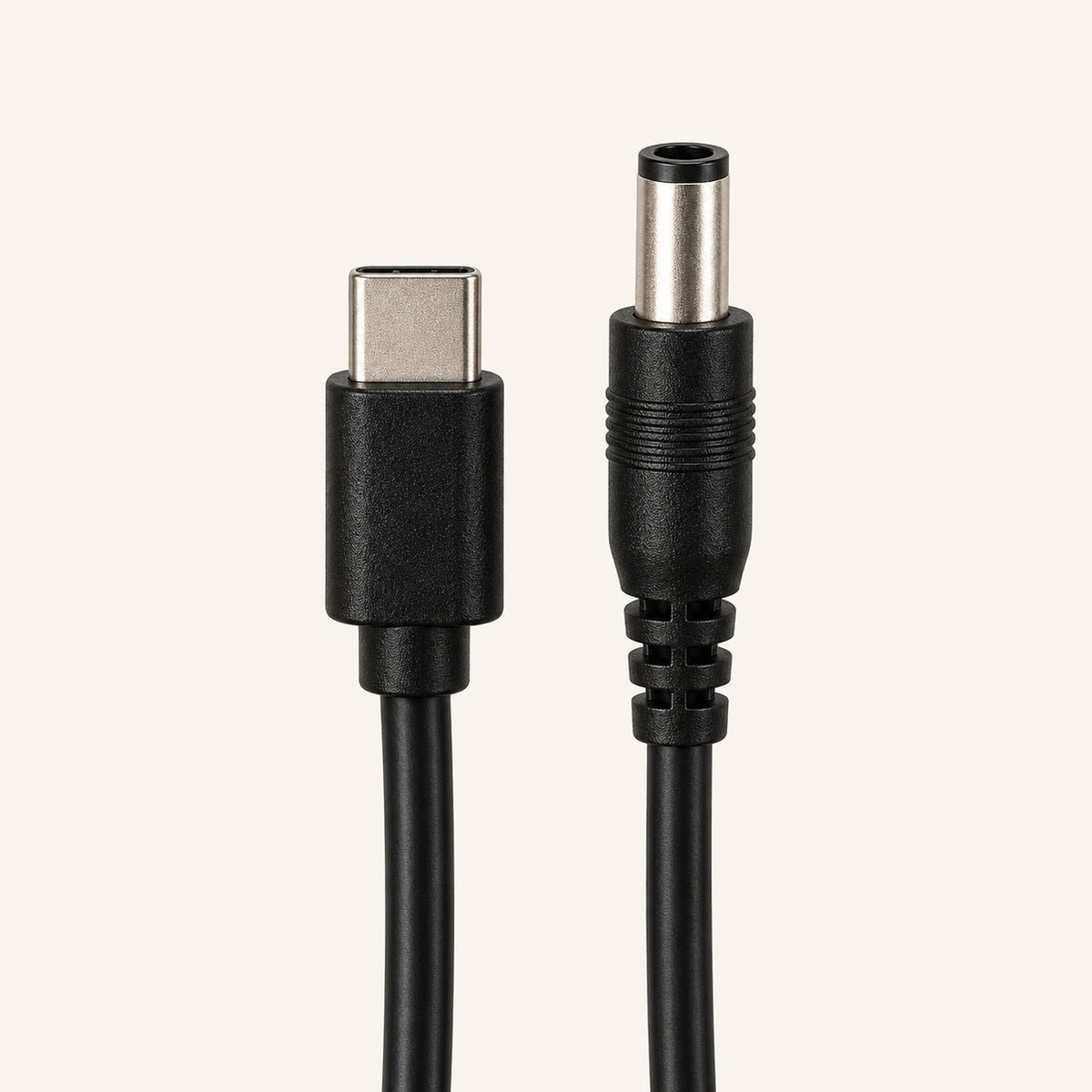 Kampfinity USB-C-naar-DC-voedingskabel voor het scherm, met USB-C-stekker en ronde DC-stekker