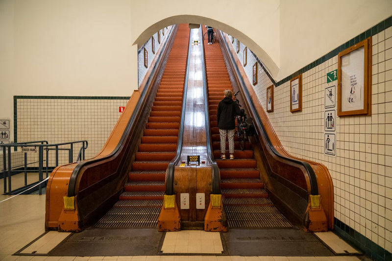 Houten roltrap van de Sint-Annatunnel in Antwerpen